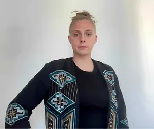 Porträtfoto von Sarah Linton